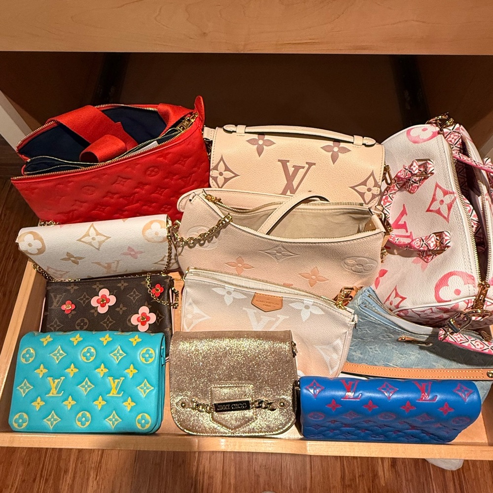 Tons of Designer Bags and Wallets Posting Now!